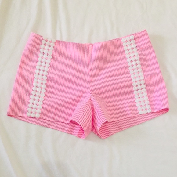 Like New🌸Lilly Pulitzer Liza Seersucker Shorts - Picture 2 of 8